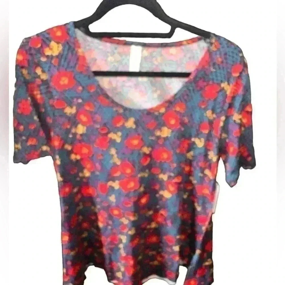 Lularoe small black,‎ red, green floral Perfect T tunic swing T-shirt . NWT